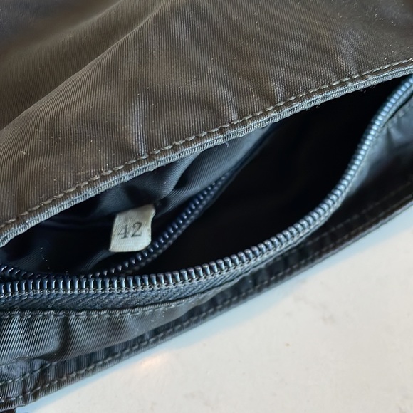 Authentic Vintage Prada Black Tessuto Crossbody Bag🖤 - Picture 9 of 10